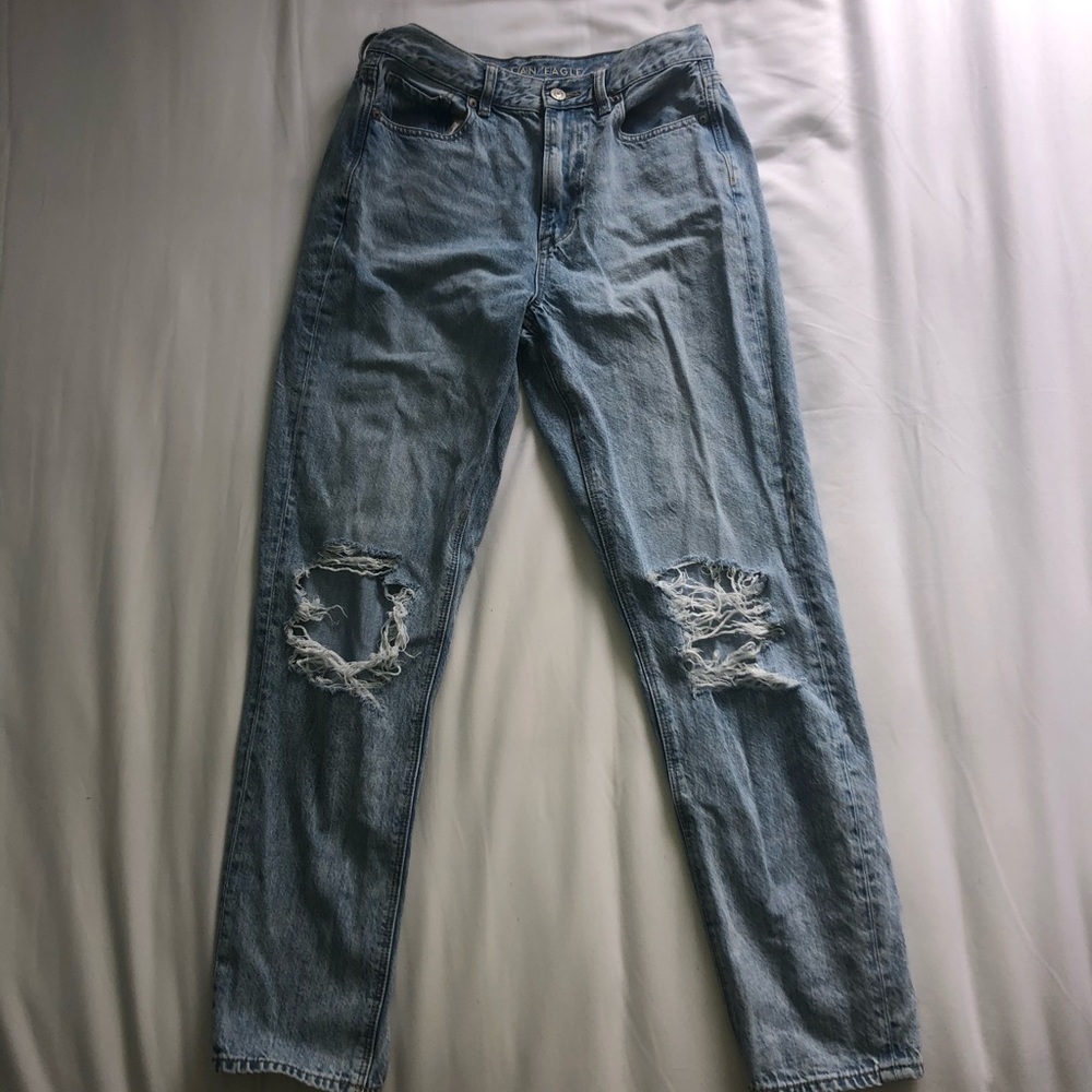 Women’s American Eagle Mom Jeans - Size 4